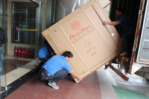 龙安钢琴贵重工艺品无忧运